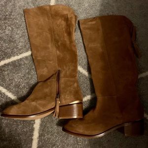 Suede boots